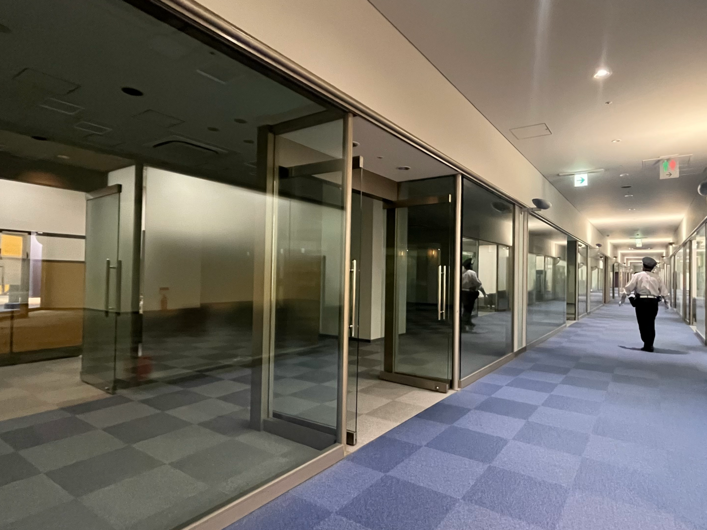 Doors and corridor of 3f-E-3