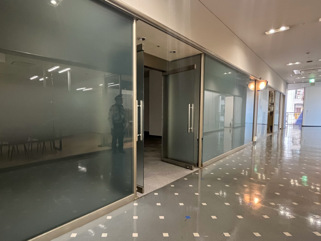 Corridor and entrance of 3f-B6