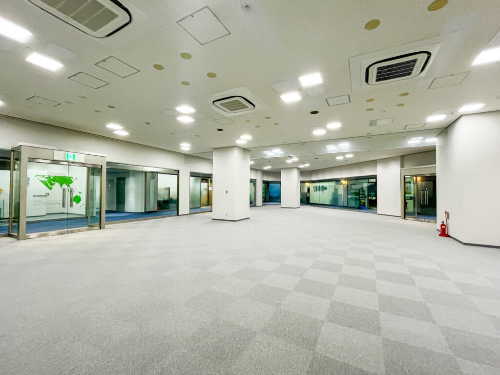 empty space 3f-j7