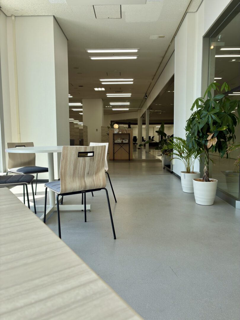 Quiet coworking space near Osaka Bay